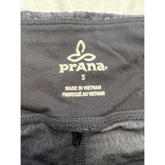 prAna Capri Leggings Womens Small Black Gray‎ Printed Yoga Activewear Geometric - Picture 4 of 6
